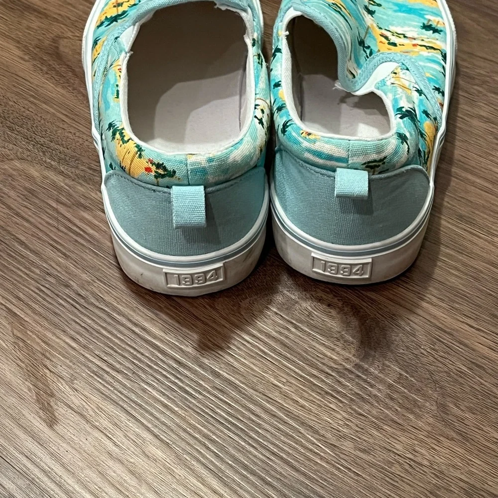 Old Navy Boys Shoe Size 4 Paradise Washed Print Canvas Slip-On Sneakers